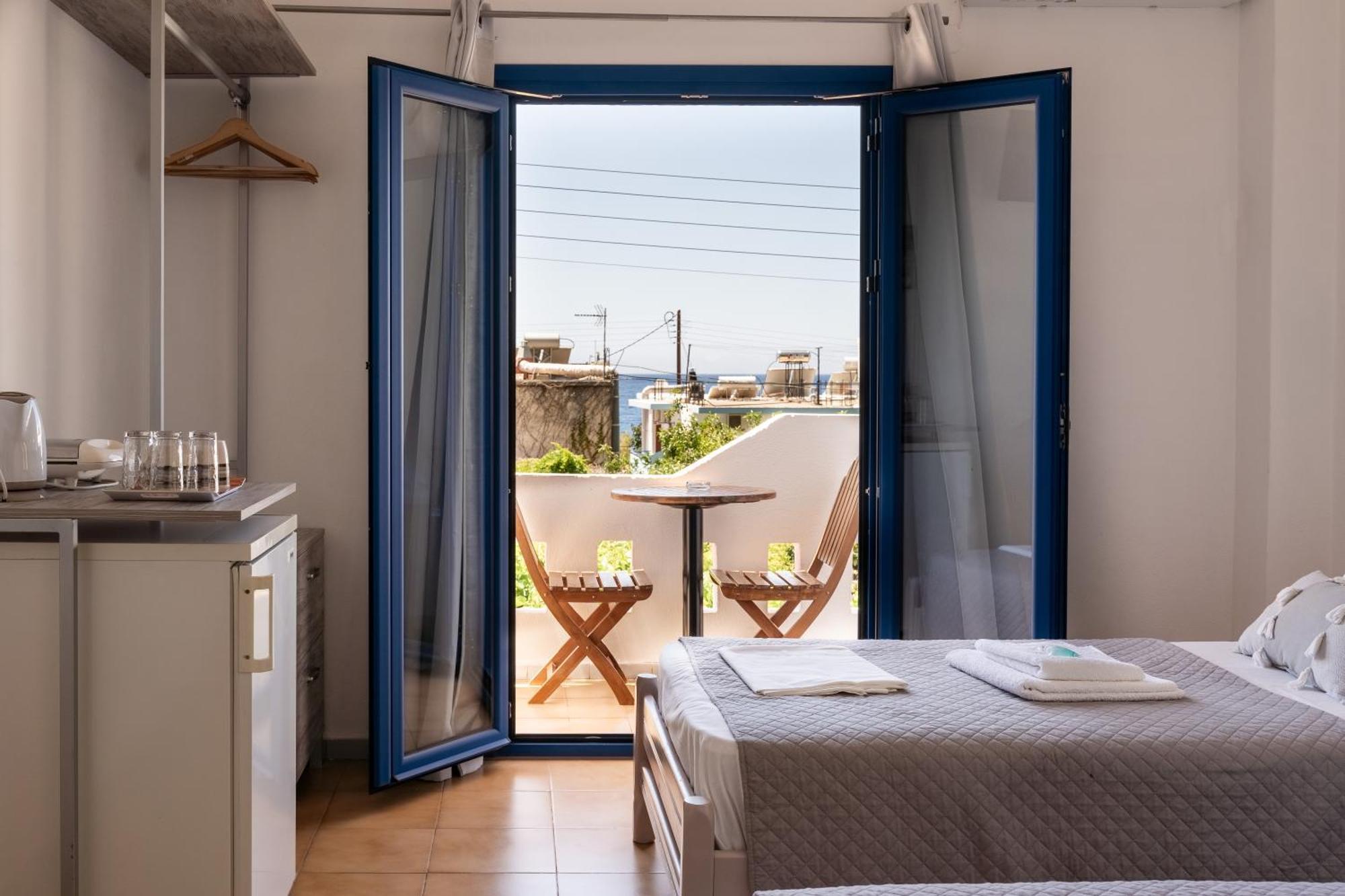 Giannis Rooms Ayía Roúmeli Bagian luar foto