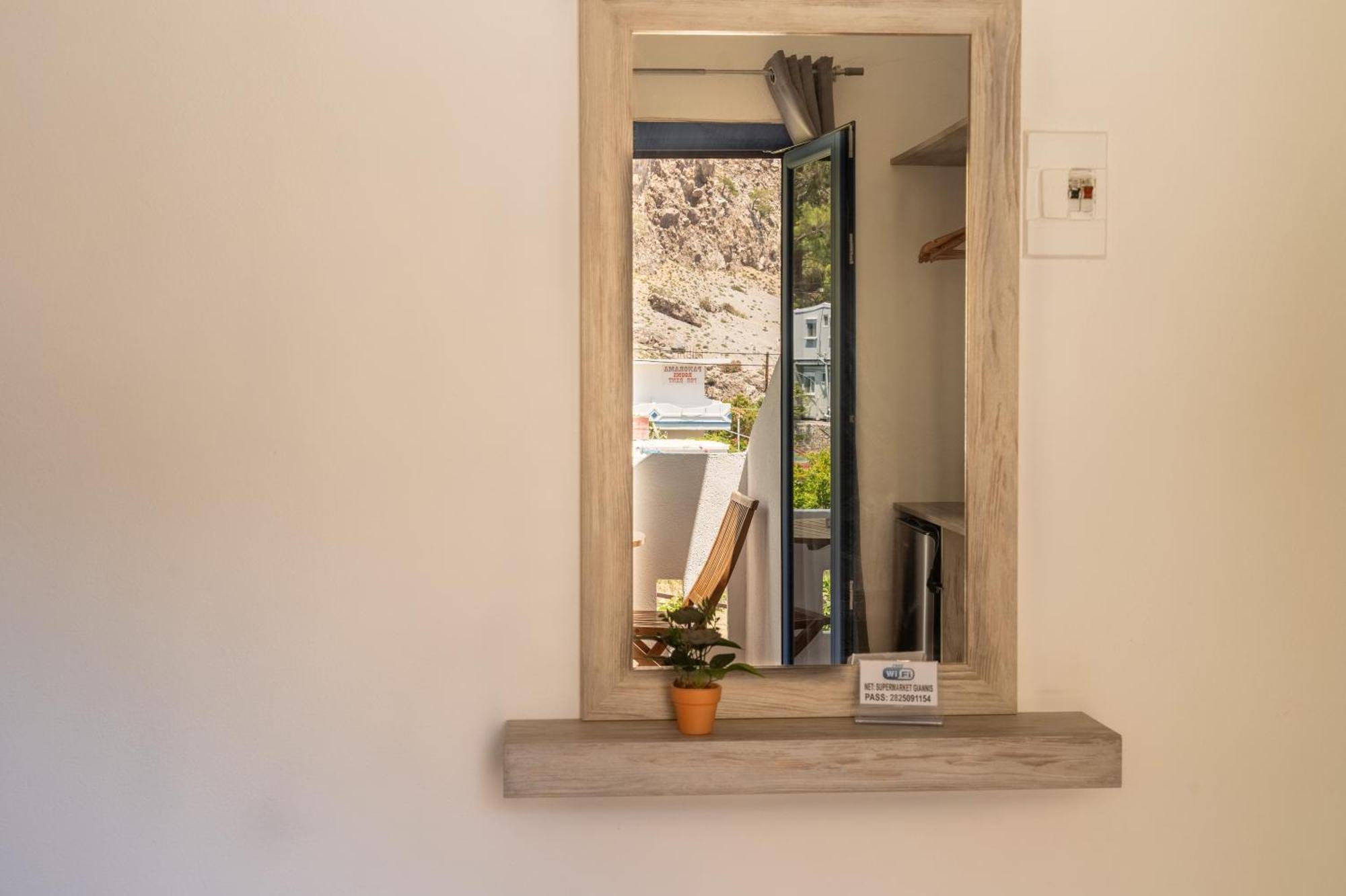 Giannis Rooms Ayía Roúmeli Bagian luar foto