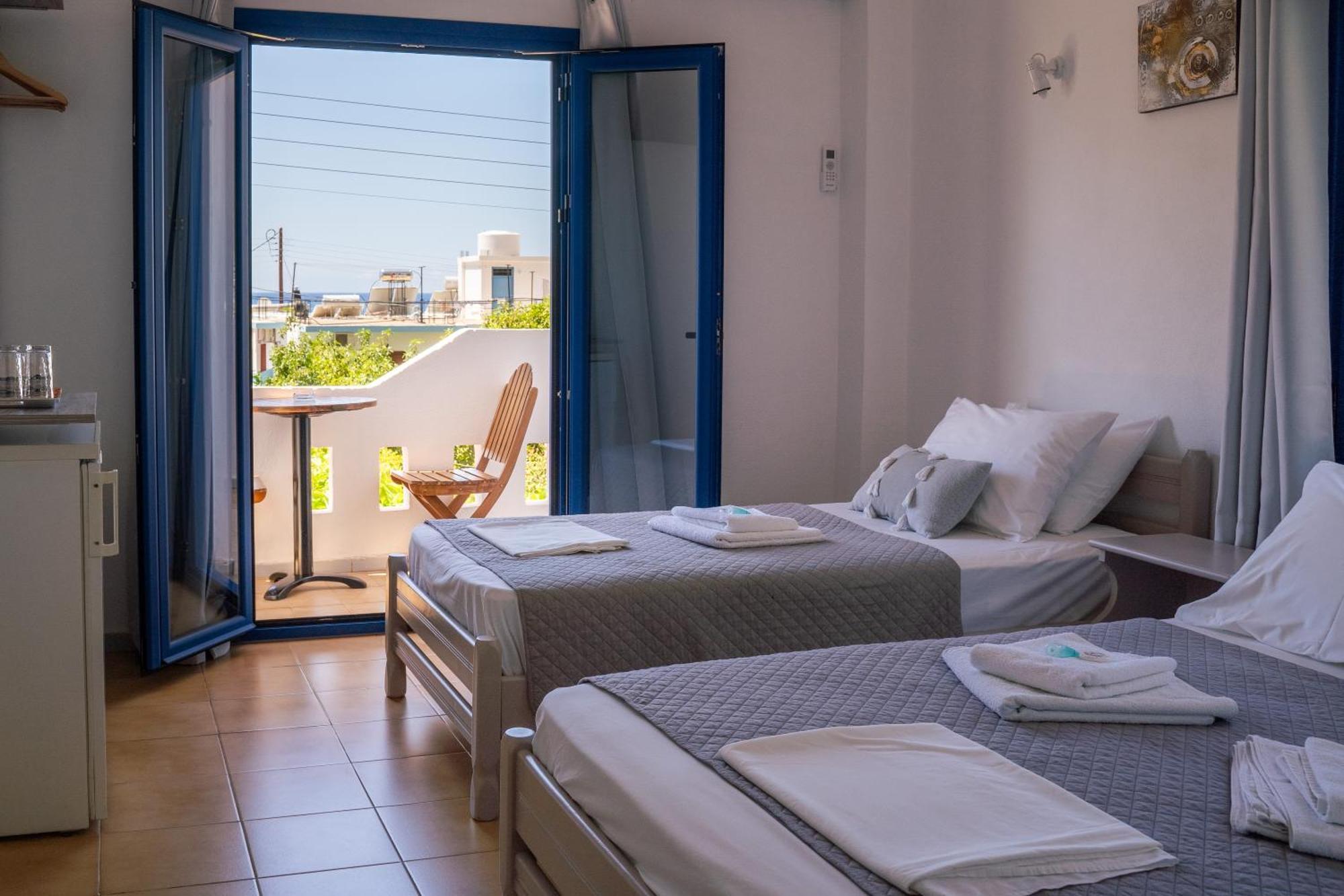 Giannis Rooms Ayía Roúmeli Bagian luar foto