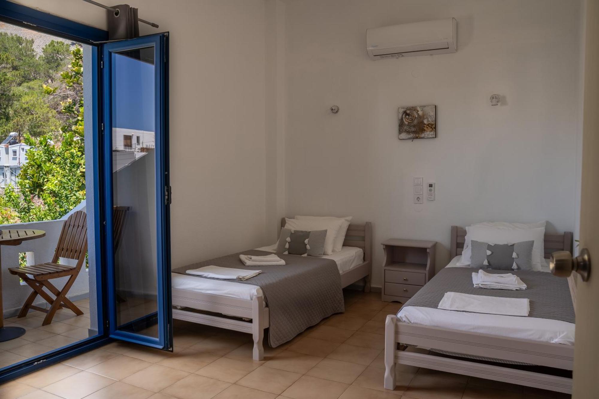 Giannis Rooms Ayía Roúmeli Bagian luar foto